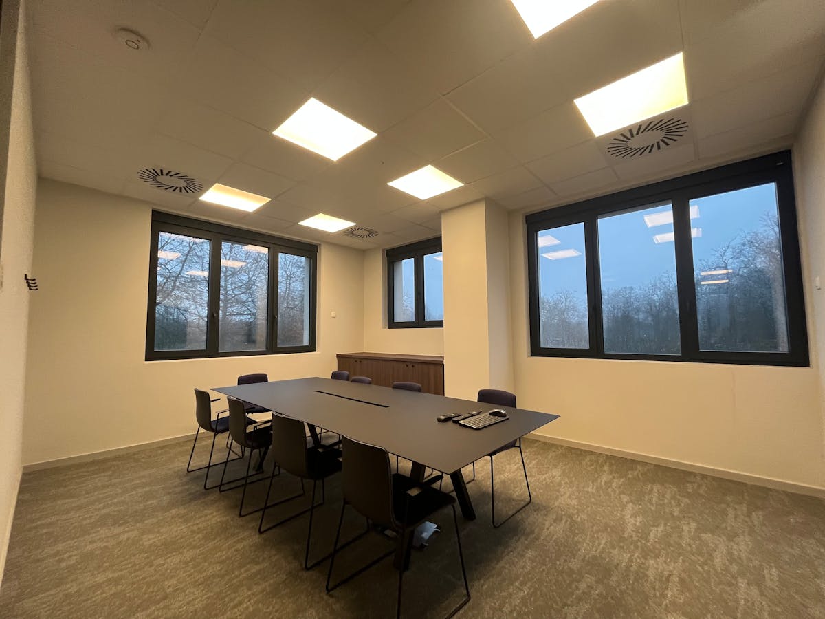 Instapklaar kantoor (986 m²) te huur nabij E17 in Zwijnaarde - foto 5