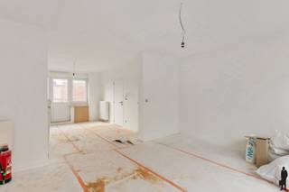 Gerenoveerde triplex pal in het centrum van Kapellen!Triplex:Op de eerste verdieping- een ruime leefruimte op parketvloer van Ca. 40 m² waar...