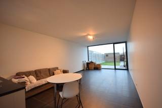 OOSTROZEBEKESTRAAT 2658770 INGELMUNSTERDeze recent gerenoveerde woning biedt modern comfort en een praktische indeling. De woning is uitgerust met...
