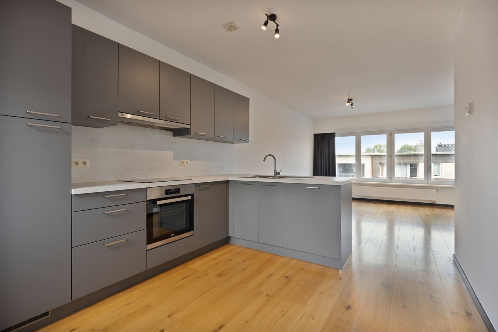Lichtrijk penthouse-duplex met dakterras nabij het centrum van Wilrijk - foto 5