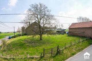 In het groene en rustige Rutten, een deelgemeente van Tongeren, vinden we deze ruime bouwgrond op een perceel van 6 are 67 ca terug. De bouwgrond...