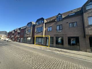 Instapklare studio in het centrum van Lovendegem met alle voorzieningen in de directe omgeving. De indeling gaat als volgt: rechtstreekse...