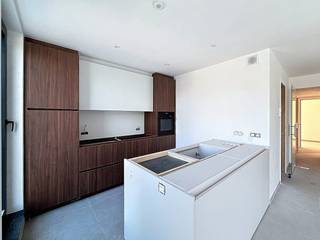 Dit gloednieuwe appartement, gelegen in de Vennestraat 13 te Waregem, biedt het beste van modern wonen. Perfect voor starters, alleenstaanden...