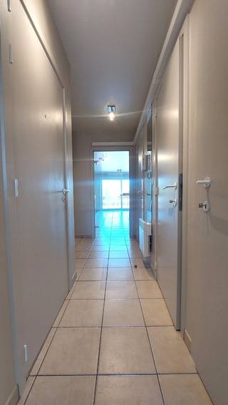 Dit gezellig en instapklaar appartement is centraal gelegen met open zicht op het Duinenplein en de duinen.Direct nabij winkels, tramhalte, zee en...