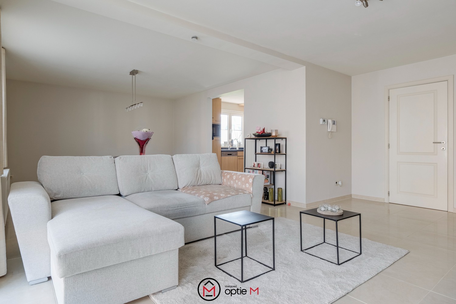 Gelijkvloers appartement te koop in Bilzen – Ruim wonen met terras, carport en kelderberging - foto 5