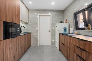 Te koop: Recent gerenoveerde woning in Sint-Niklaas, op korte afstand van het centrum van Nieuwkerken.Deze woning werd recent volledig gerenoveerd en...