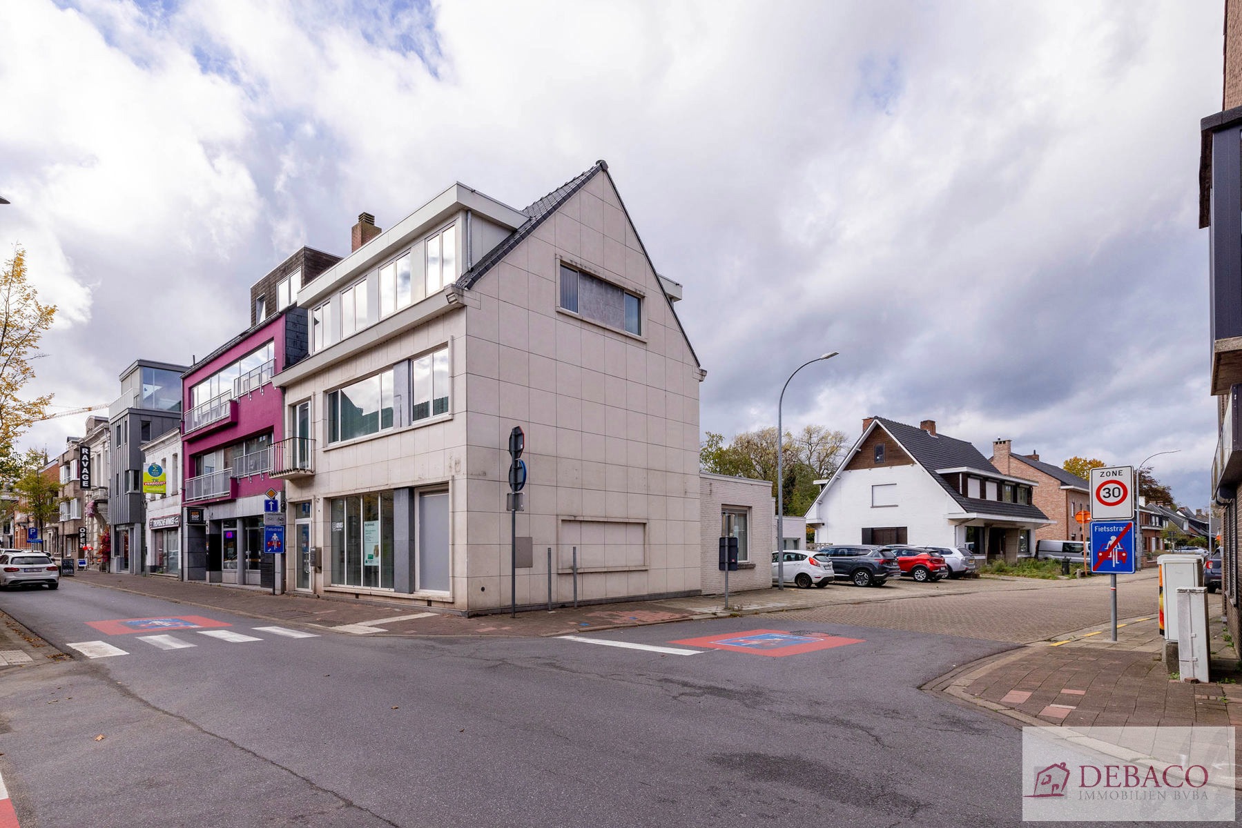 Ruim kantoorgebouw in het centrum van Arendonk!  - foto 2