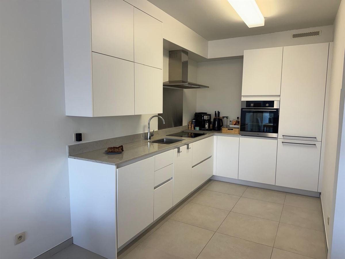 Mooi gerenoveerd 2 slaapkamer appartement - foto 4