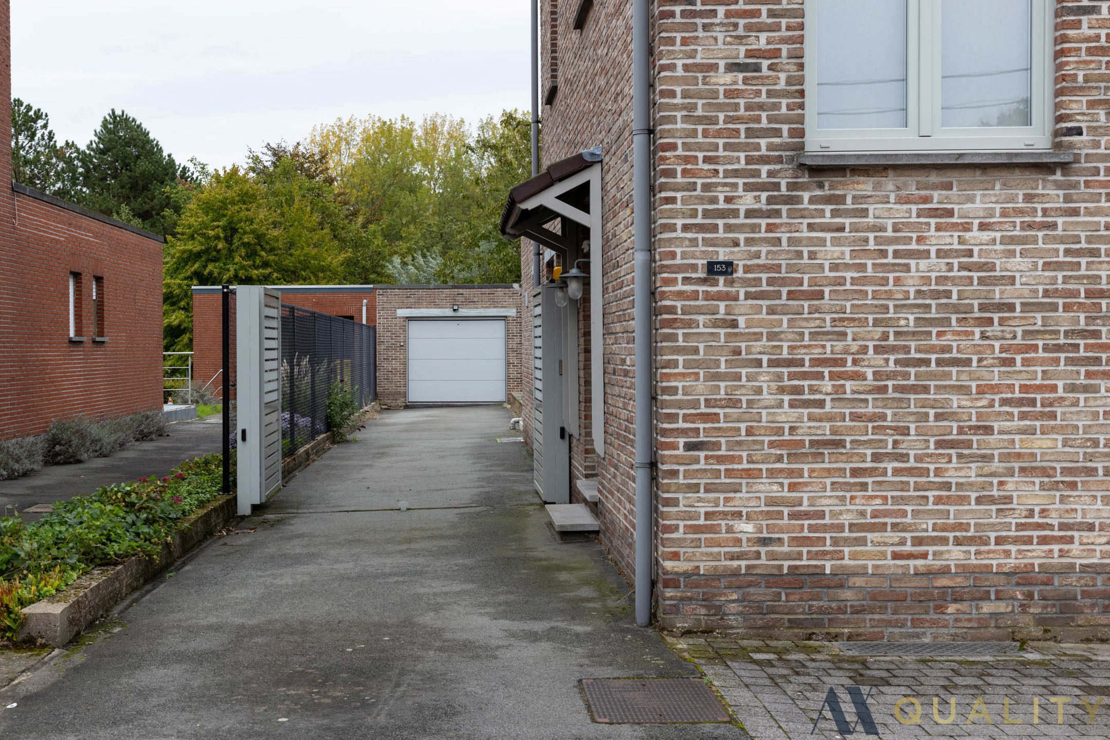Ruime halfopen woning met tuin nabij centrum Bornem - foto 3