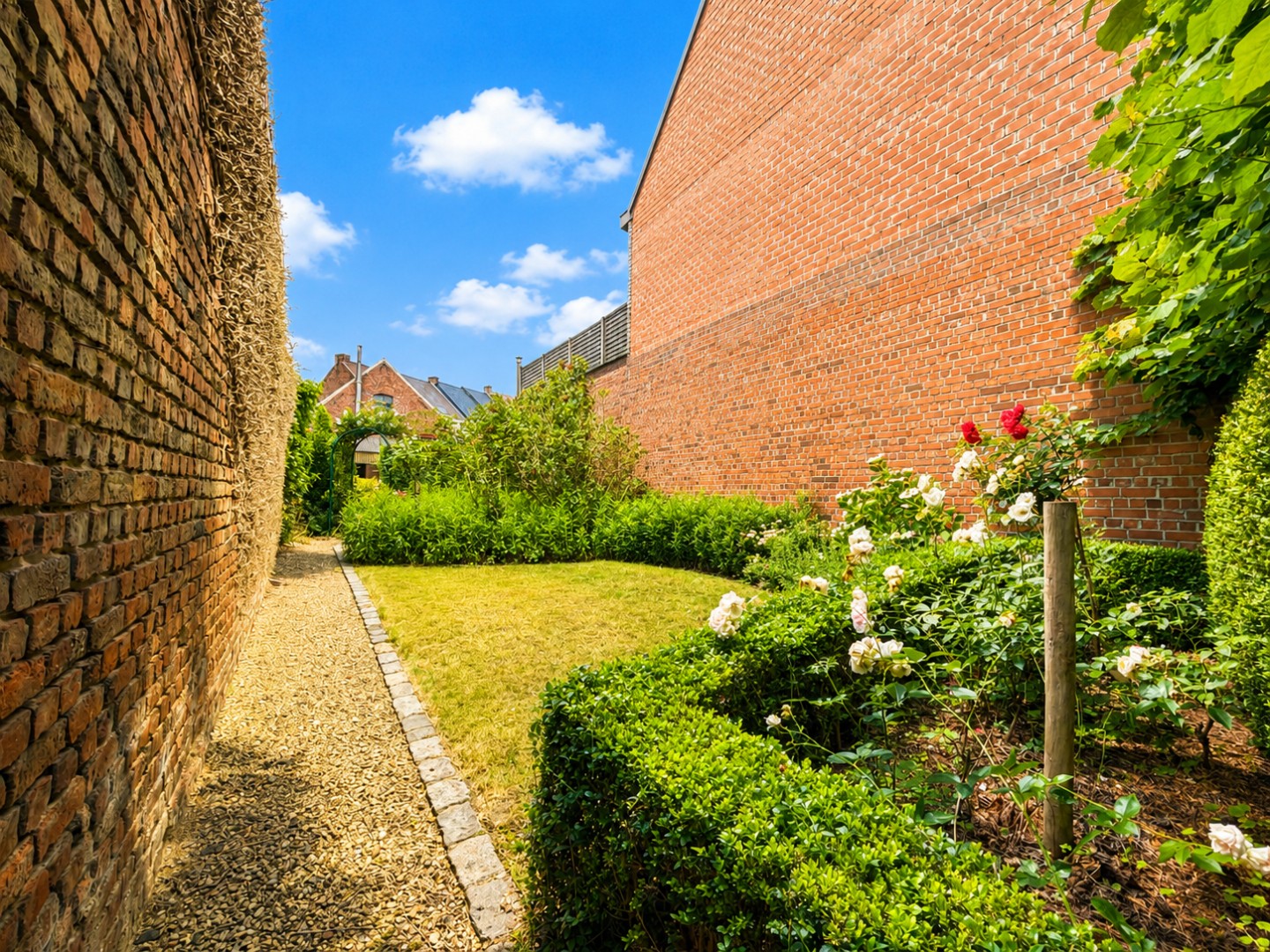 Te koop, Gezinswoning met loods van ca. 100 m² op centrale ligging te Ronse! - foto 4