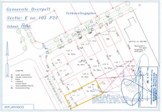 <p><strong>BOUWGROND VOOR EEN HALFOPEN BEBOUWING VAN 4A25CA TE OVERPELT !<br /><br /></strong>Deze bouwgrond, gekend als lot 1 van een goedgekeurde verkaveling is 4are 25centiare groot en bevindt zicht aan de Veenbeslaan (links van huisnummer 33) te Overpelt. Deze bouwgrond is dus vlakbij het centrum van Overpelt gelegen, in een rustige woonkern met groene omgeving en nabij scholen en invalswegen. Binnen enkele minuten bereik je de Noord-Zuid verbinding.<br /><br />De perceelbreedte aan straatzijde bedraagt 12,75 meter en de gemiddelde diepte van de bouwgrond bedraagt 31,95 meter.<br /><br />De halfopen bebouwing die gebouwd zal worden, mag een maximale bouwdiepte hebben van 12 meter op het gelijkvloers en 10 meter op de verdieping. Een hoogte van maximum 2 volwaardige bouwlagen is toegestaan, met een maximum kroonlijsthoogte van 7 meter en een nokhoogte van maximum 11 meter. De gabarit van de eerst bouwende partij zal uiteindelijk gevolgd dienen te worden. Er dient circa 3,2 meter van de zijdelingse perceelsgrens gebleven te worden. Een bijgebouw is toegestaan onder bepaalde voorwaarden.<br /><br />De volledige verkavelingsvoorschriften en het verkavelingsplan kan u raadplegen op onze website, onder “downloads” bij de betreffende advertentie.<br /><br />Let op: binnen deze verkaveling staan er nog drie loten voor een halfopen bebouwing te koop. Raadpleeg ze eveneens op onze website<br /><br />Interesse of vragen? Contacteer ons op 011 96 51 76 of mail naar info@momentumvastgoed.be.</p>