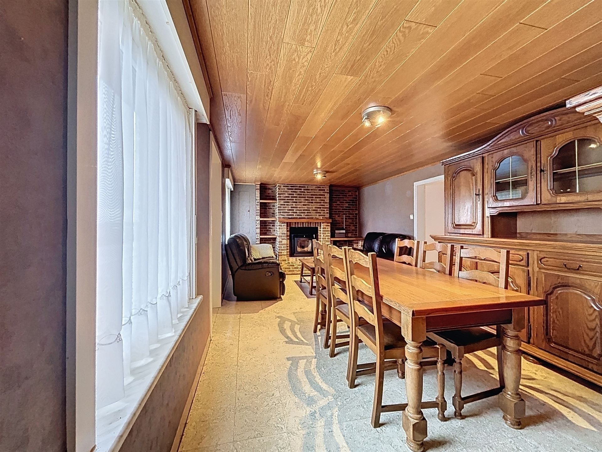 Alleenstaande woning met 2 garages - foto 3