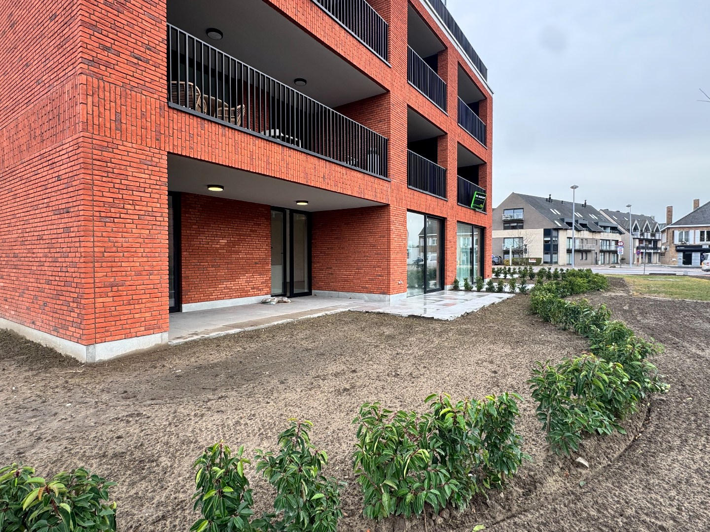 Nieuwbouwappartement met twee slaapkamers, tuin en ondergrondse autostaanplaats te koop in Zulte - foto 4