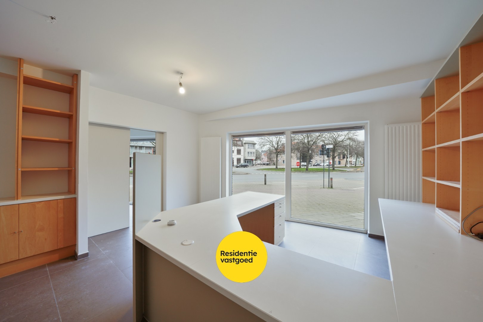 Instapklaar handelsgelijkvloers met sterke visibiliteit te Oostende - foto 5