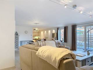 <p>Prachtig en ruim appartement te huur in Baal/Tremelo.</p><p>Je komt het appartement binnen in de inkomhal met gastentoilet. Verder heb je een zeer ruime leefruimte met open keuken, berging/wasplaats, een badkamer en 2 ruime slaapkamers.<br />Aansluitend aan de leefruimte heb je een ruime terras waar het heerlijk vertoeven is.</p><p>Dit appartement wordt bemeubeld verhuurd, verder is het ook voorzien van rolluiken, vliegramen, ...</p><p>Kortom meteen instapklaar en energiezuinig!</p><p>Vrij vanaf 1/10/2026 !!!</p><p>Interesse? Neem zeker contact op voor meer informatie of een bezoek ter plaatse. Bel ons dan op 016 90 10 21 of mail naar info@future-home.be.</p>