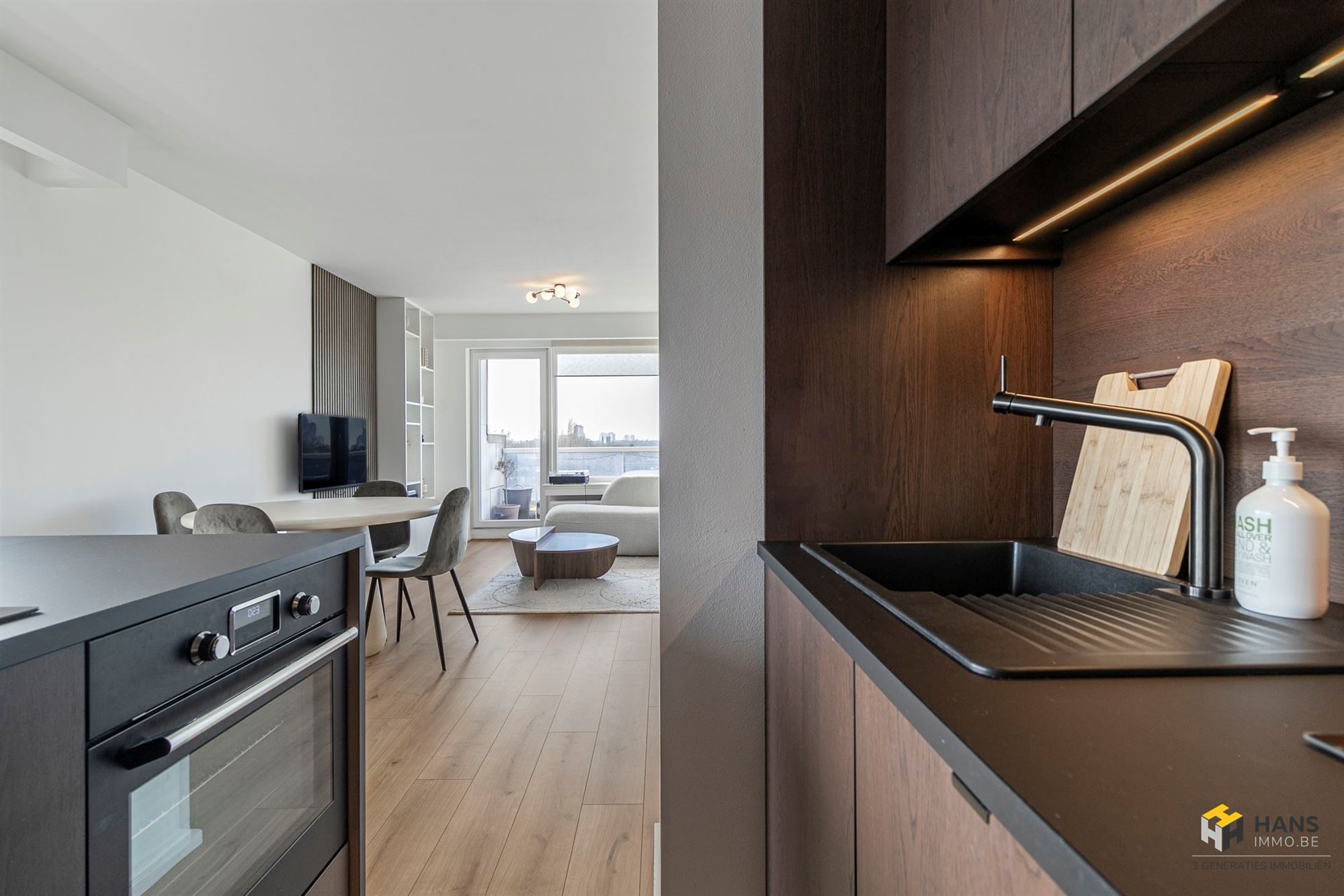 Gerenoveerd appartement (77 m²) in Antwerpen met 2 slaapkamers en 2 terrassen met zicht op het Rivierenhof - foto 2
