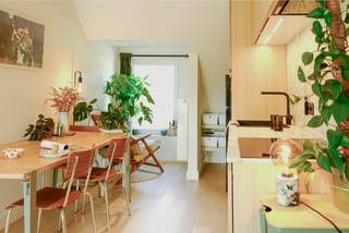 Sommige plekjes voelen meteen goed. De Smetsstraat is er zo eentje van: een rustige doodlopende straat in Deurne, aan het Te Boelaerpark. Je...