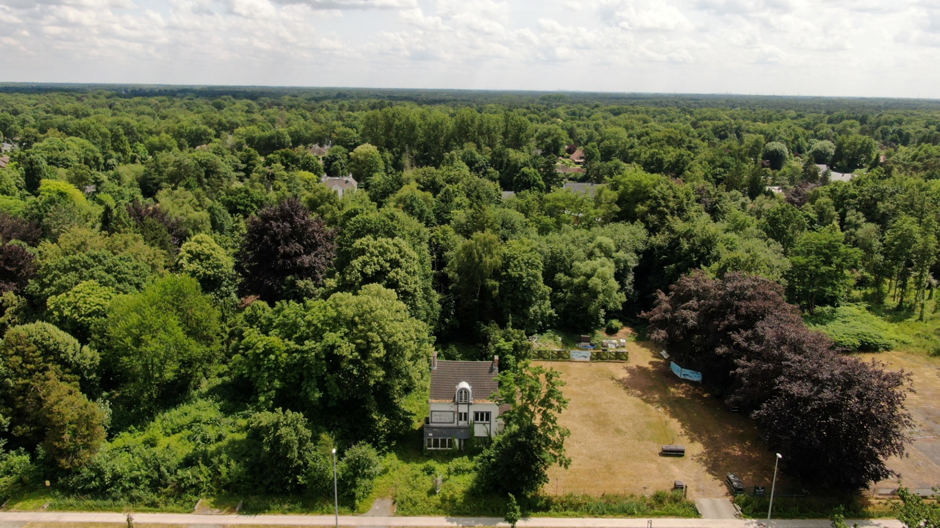 Projectgrond op een perceel van 2.579 m² met 24 meter straatbreedte. - foto 3