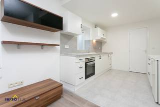 Op zoek naar een ruime en instapklare woning met mogelijkheden? Deze vernieuwde woonst in Hamme bestaat uit twee woonentiteiten en is perfect...