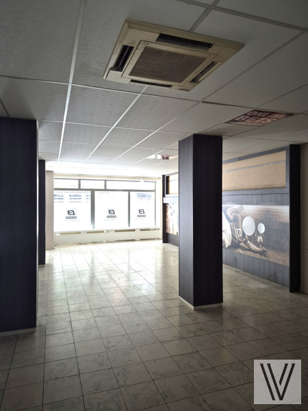 Ruime handelsruimte/kantoorruimte/polyvalente ruimte of winkelruimte - foto 4