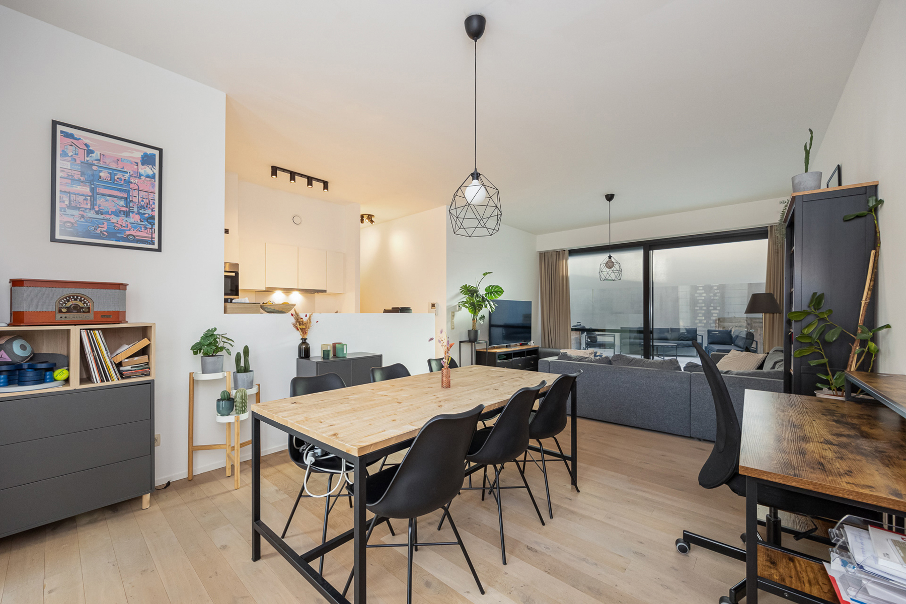 Moderne patiowoning met 3 slaapkamers en zonnige privé patio - foto 3