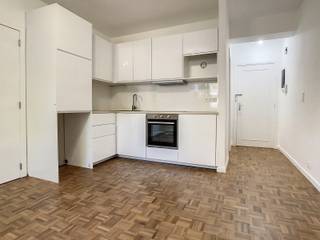 Parc des Sources/Clos des Acacias - 1st occupation after renovation - In a quiet, traffic-free enclosed area, attractive studio flat with...