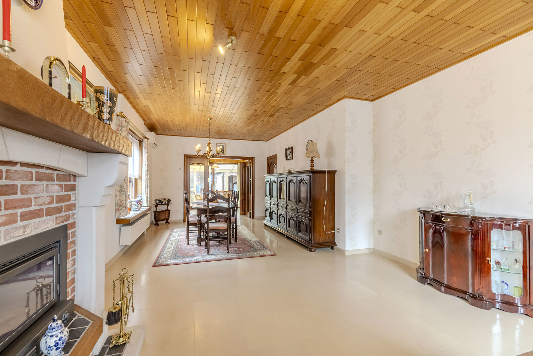 Instapklare woning met 3 slpk, dubbele garage en ruime tuin - foto 4