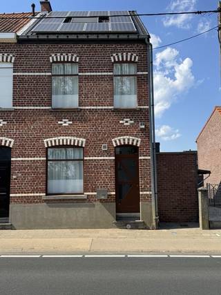 Welkom in deze karaktervolle woning op de Tervuursesteenweg te Bertem, een huis dat de perfecte balans biedt tussen centrale bereikbaarheid en...