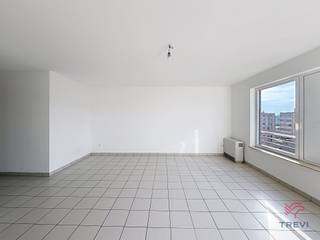 ANDERLECHT: Vlakbij Westland Shopping en openbaar vervoer, ruime studio van ±45 m².Gelegen op de 6e verdieping met lift: * Hal * Badkamer met toilet...