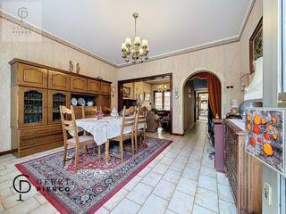 Aan de J. Ectorstraat 53 te Landen treffen we deze ruime rijwoning met gezellige stadstuin.Het commerciële centrum, het station en vele...