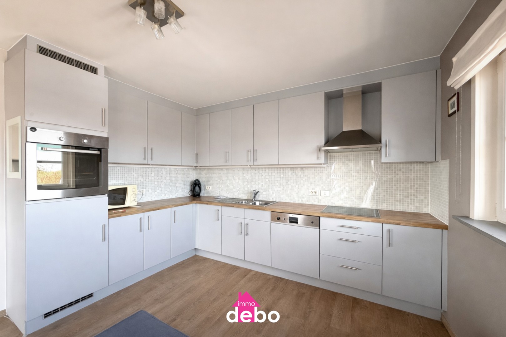 Ruim lichtrijk appartement met overdekte staanplaats, met meerdere terrassen, open keuken, slaapkamers, zolder, badkamer - foto 5