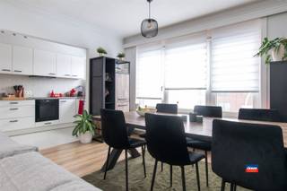 ZWIJNDRECHT | INSTAPKLAAR APPARTEMENT MET TWEE SLAAPKAMERS EN TERRAS MET ZICHT OP GROEN | EPC C |Indeling als volgt : inkomhal met toegang tot...