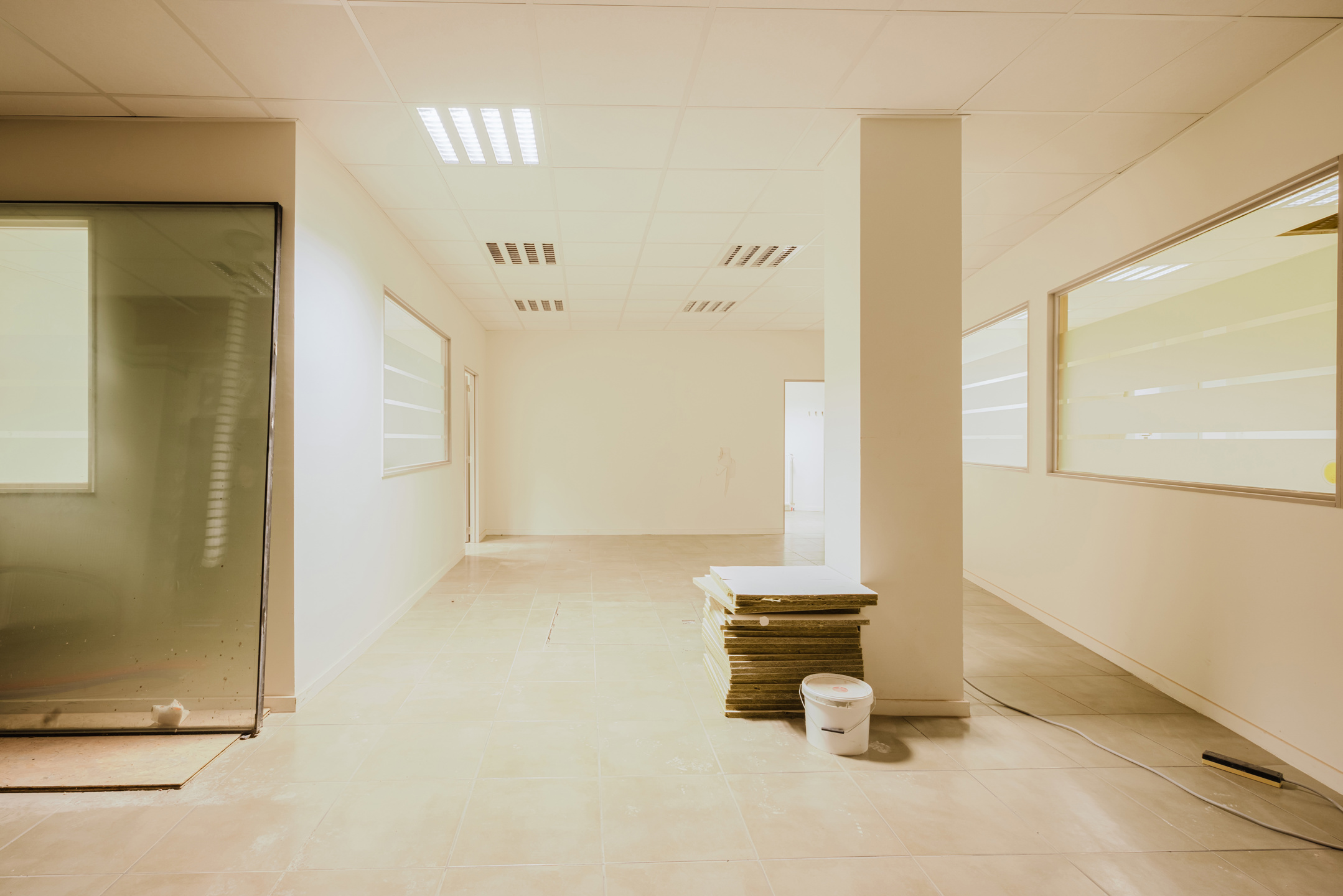 Centraal gelegen handelsruimte met vast rendement te Gent - foto 4