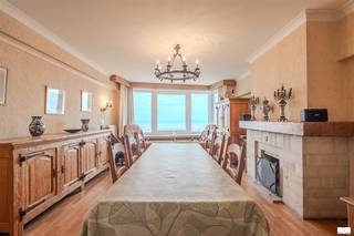 Te koop: appartement met frontaal zeezicht in residentie Horizon.Dit appartement is gelegen op de eerste verdieping en geniet van een...