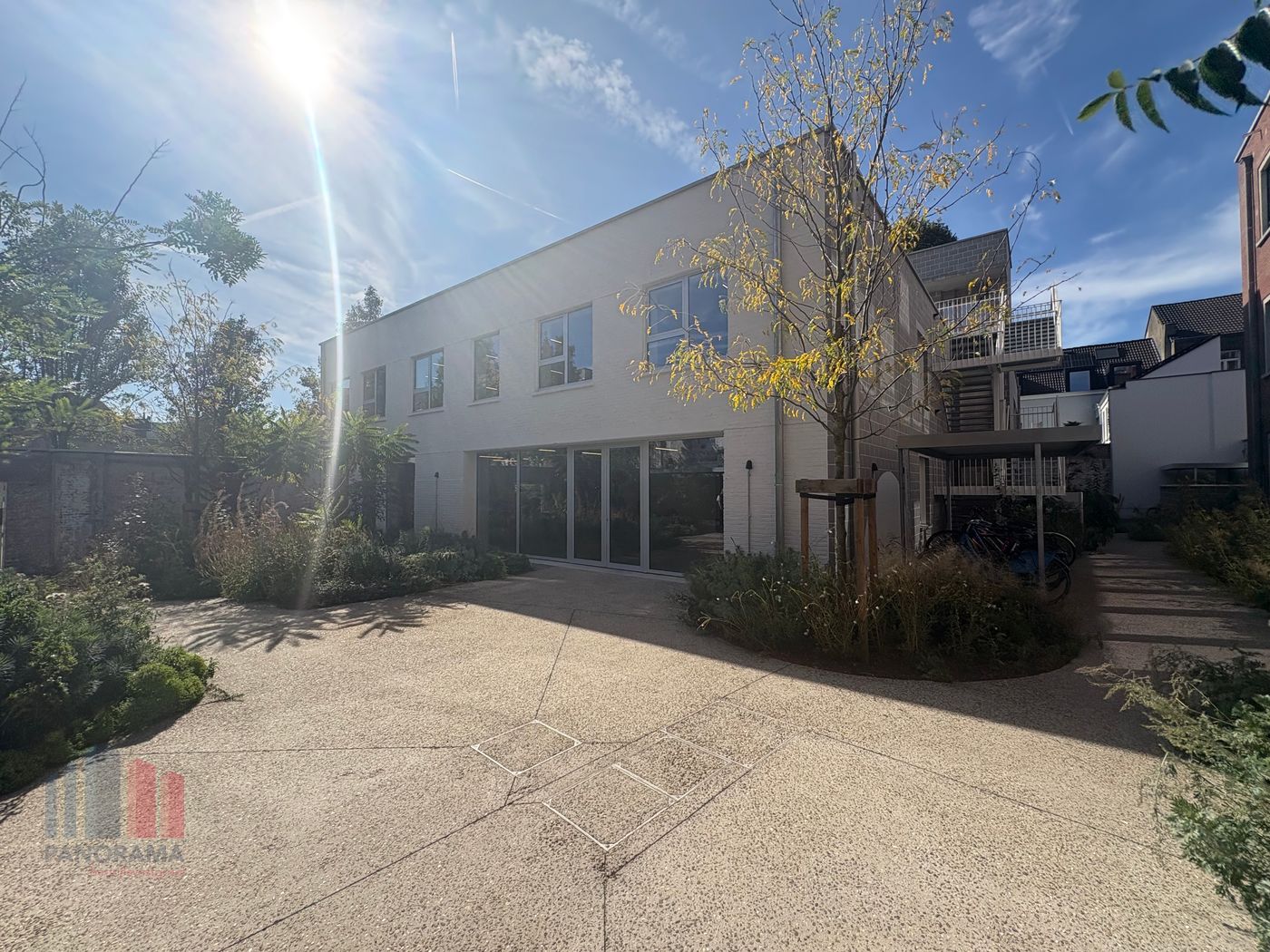 431 m² de bureaux inondés de lumière près du ring intérieur de Gand - photo 2