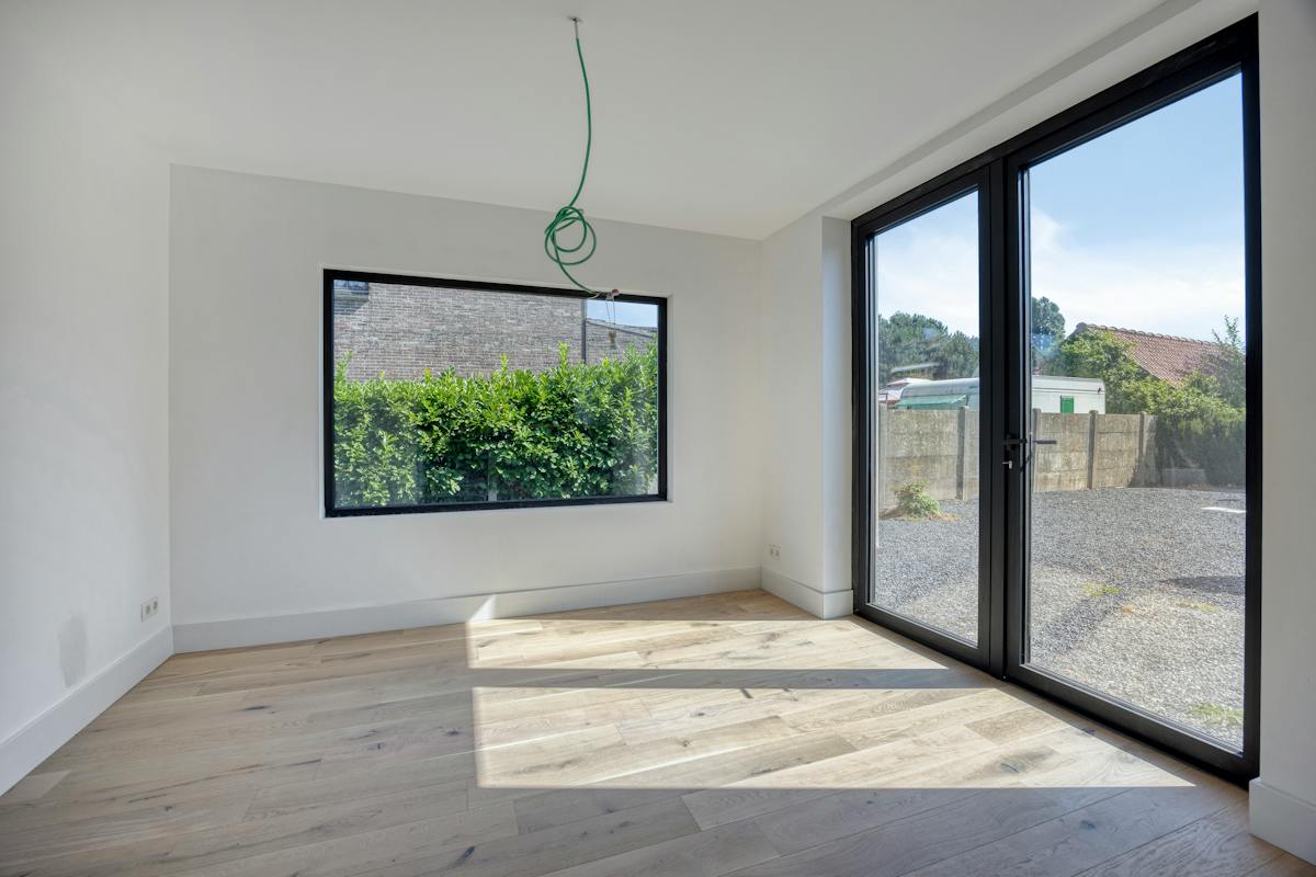 Volledig gerenoveerde halfopen woning in hartje Ertvelde - foto 5