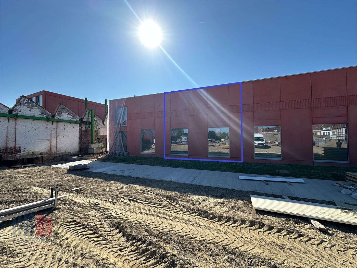 192 m² nieuwbouw KMO-unit te huur naast E17 - photo 2