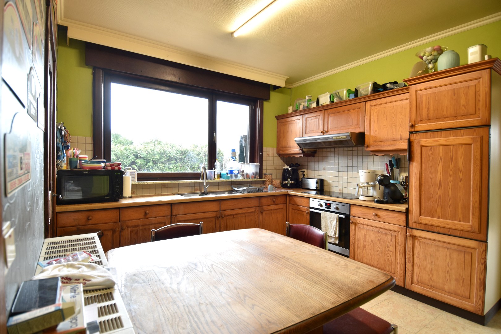 Rustig gelegen gelijkvloerse villa met 3 slaapkamers, dubbele garage en tuin rondom te koop in Ledegem - foto 4