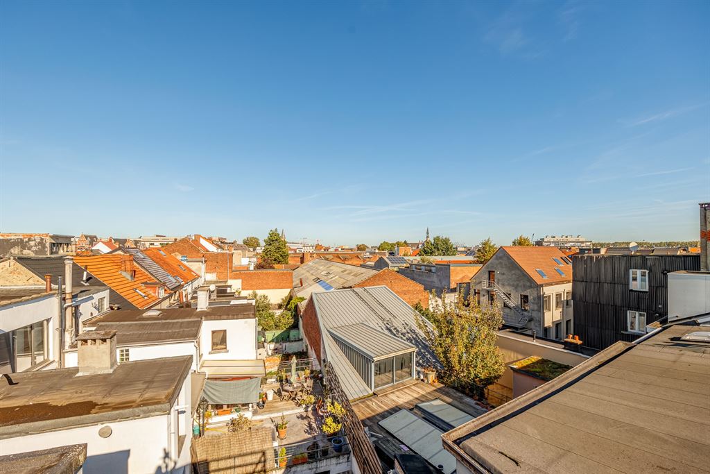 Uitzonderlijke woning met bijzonder magazijn - foto 4