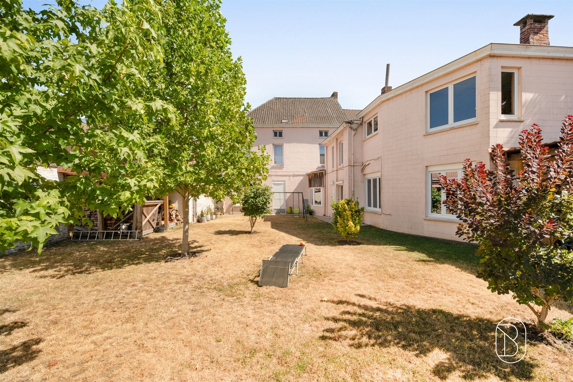 Maison de caractère sur 660m2 de terrain - photo 4