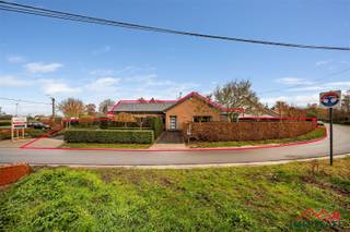 Open bebouwing — Bontinkstraat, Overmeerse kant: Loereveldstraat 49Charmante woning op een prachtig perceel met een landelijk, blijvend vrij...