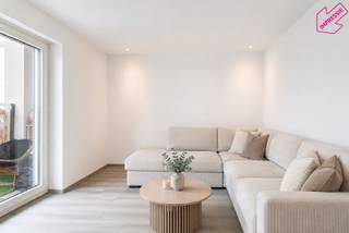 LocatieDit instapklaar appartement is gelegen op de 9de verdieping in een rustige en groene omgeving, met een vlotte verbinding naar het...
