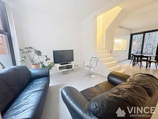 Deze charmante woning in Mechelen combineert comfort, ruimte en een uitstekende ligging.De woning werd in 2022 volledig gerenoveerd volgens de...