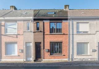 Op zoek naar een ruime woning op een topligging? Deze charmante woning nabij het Stadspark van Sint-Niklaas biedt maar liefst 140 m²...