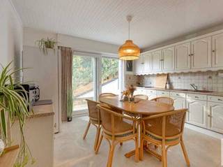 Praktische, grote woning in LangdorpEen instapklare grote woning grotendeels gerenoveerd (hoofdwoning) dichtbij het centrum van Aarschot. Direct in...