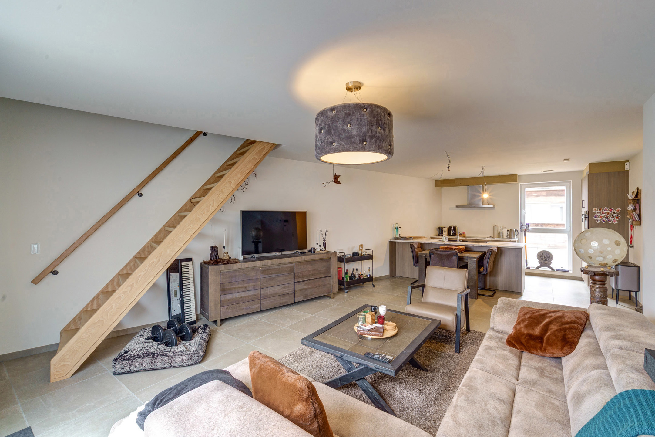 Modern duplexappartement met open leefruimte en groot terras - foto 1