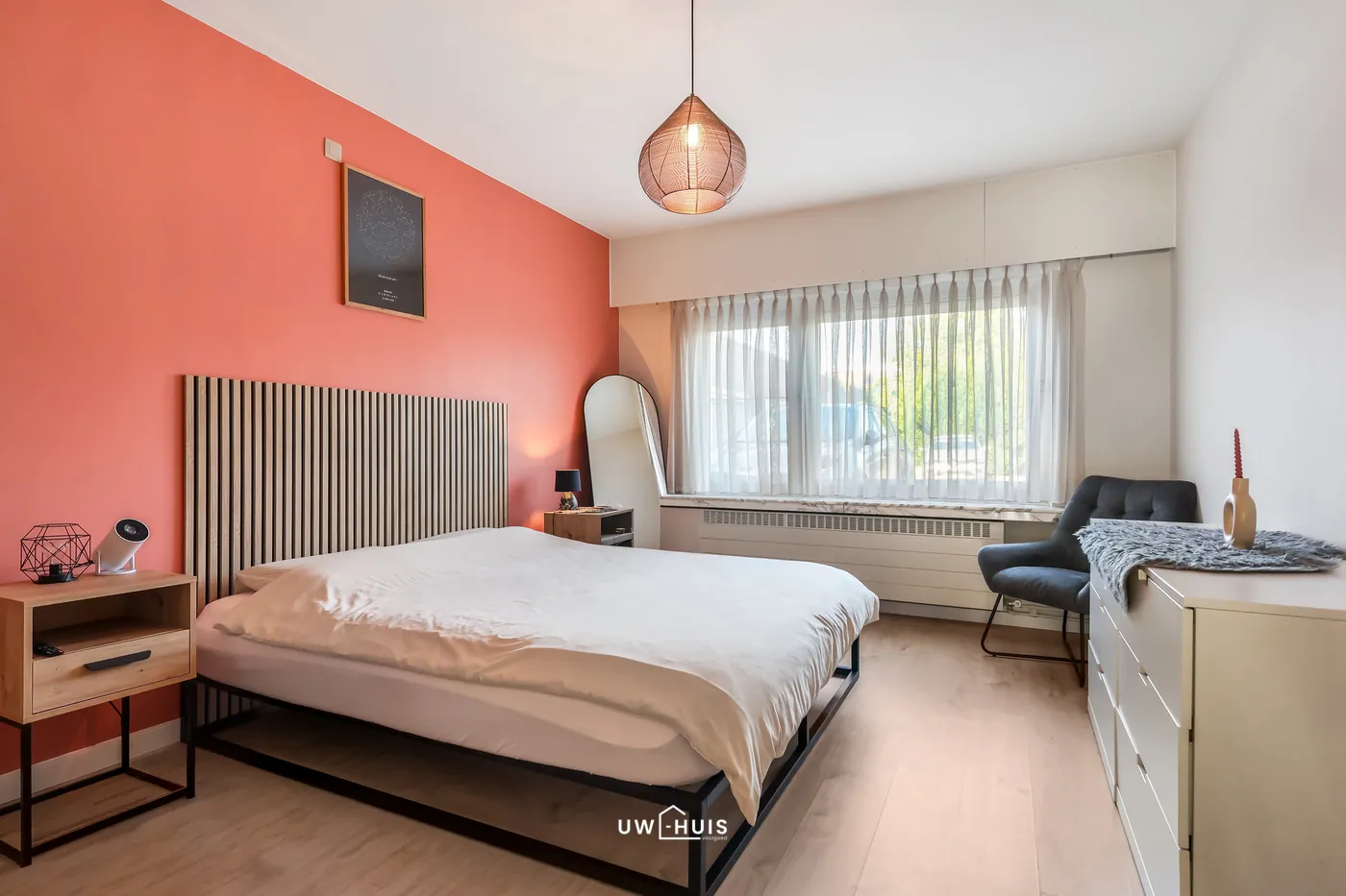 Instapklaar gelijkvloers appartement met tuin, garage en extra staanplaats in het centrum van Puurs - foto 5