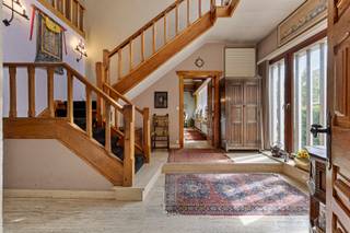 Deze exclusieve grote burgerwoning op een perceel van 604 m2, bevindt zich in een rustige maar toch ook zeer centrale straat, op 200 meter van...