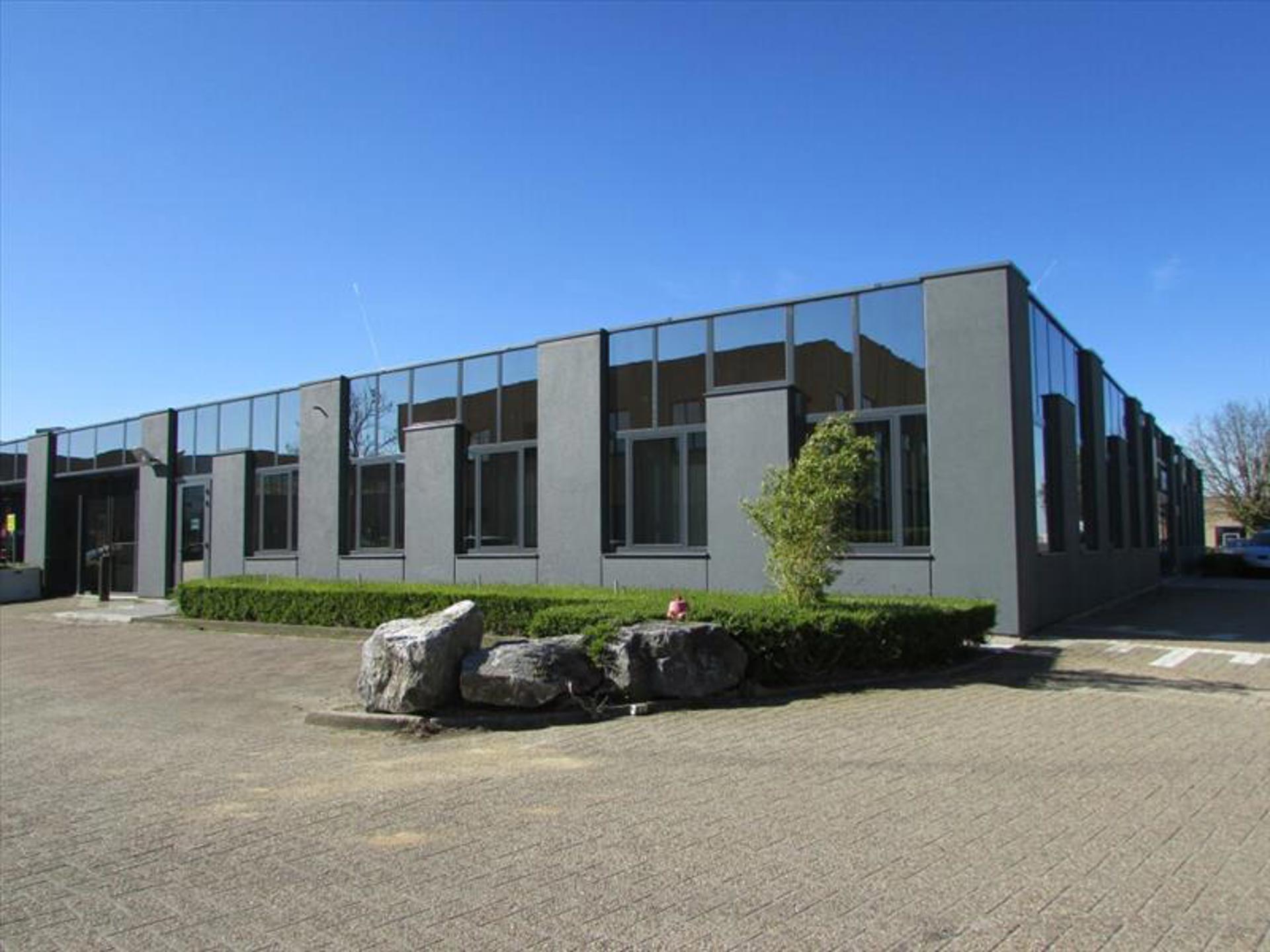 Commercial for rent in Zaventem - photo 1