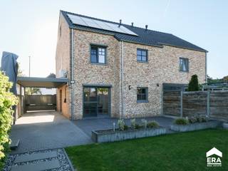 Prachtige landelijke gezinswoning op 694m² te koop in Lommel!Lutlommel: Prachtige, recente en volledig instapklare gezinswoning (3 slks) met...